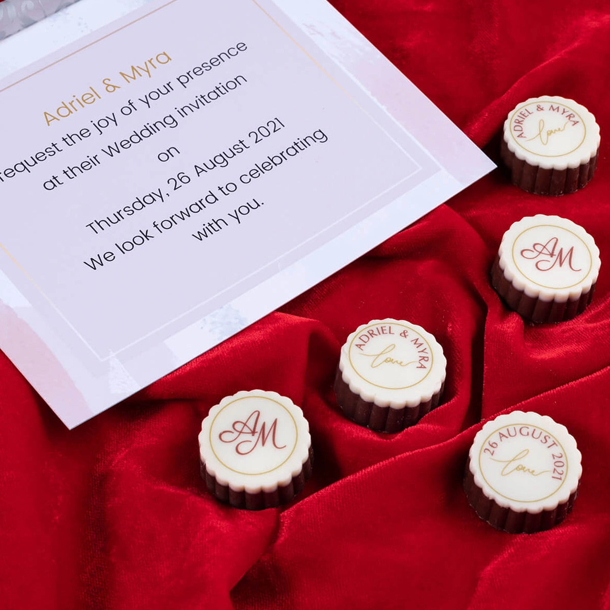 creating your own wedding invitations with chocolates